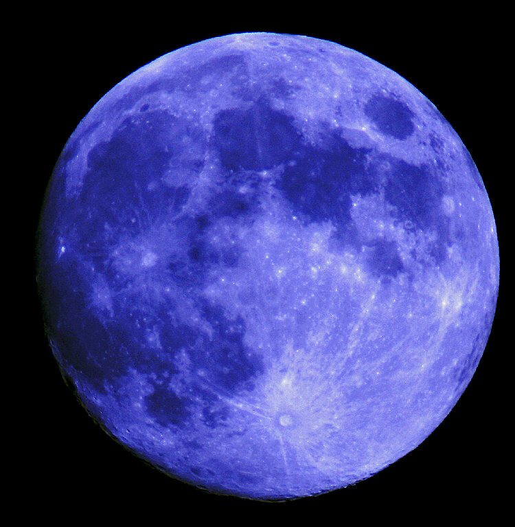 Blue Moon, farvebalancen er naturligvis justeret